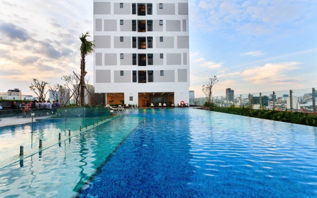 The Milky Way River Gate Apartment