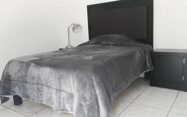 Lia Ajijic - Lakeside B&B