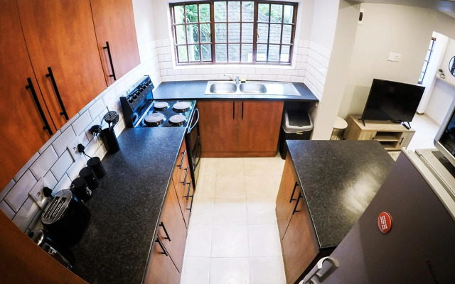 Strelitzia Apartments