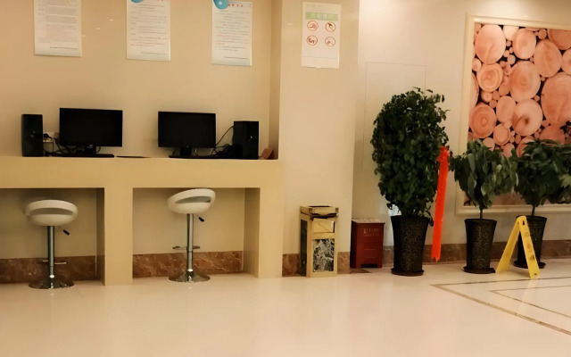 GreenTree Inn Fuyang Technician College