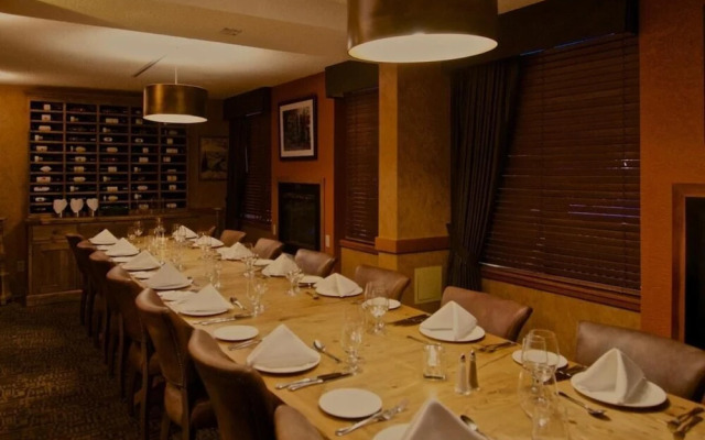 Mountain Side Hotel Whistler by Executive