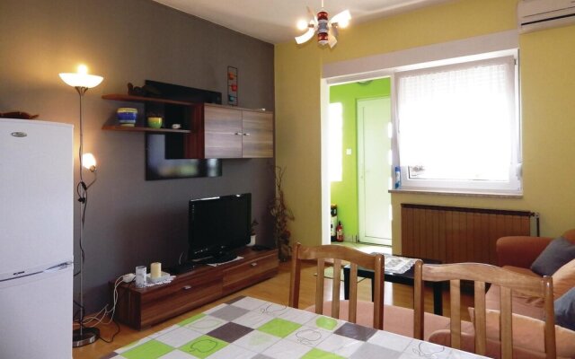 Awesome Home in Umag With Wifi and 2 Bedrooms