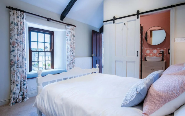 Tregoyr - 3 Bedroom Holiday Home - St Florence