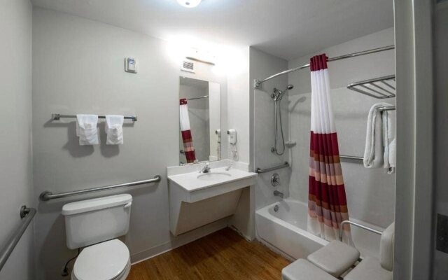 Red Roof Inn & Suites Savannah Airport