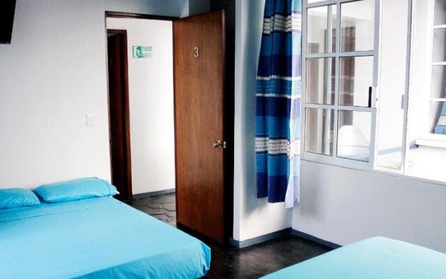 Hostal Azul y Blanco
