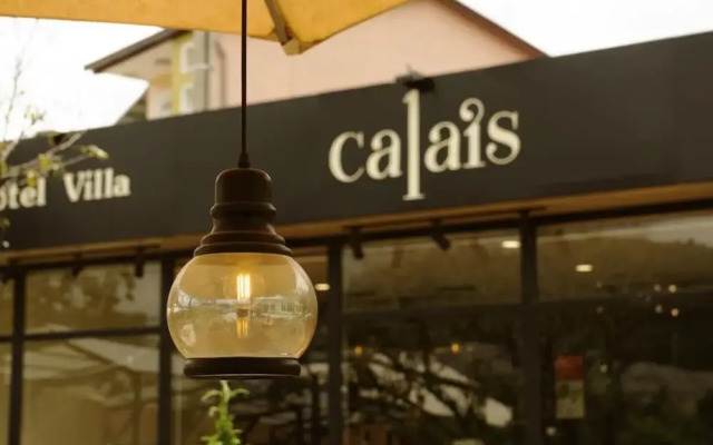 Calais Hotel Villa