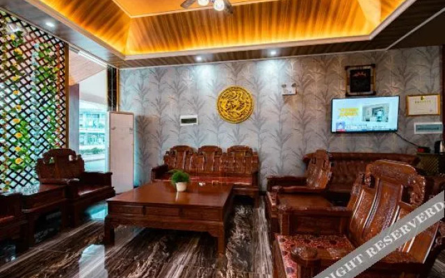 西双版纳景洪隆泰花园酒店(告庄星光夜市店)