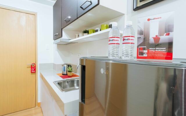 RedDoorz Premium @ SMDC Fairview