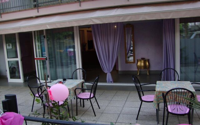 Hotel Midi