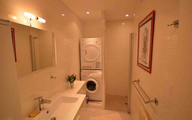 Deluxe One-bedroom Apartment Cannes