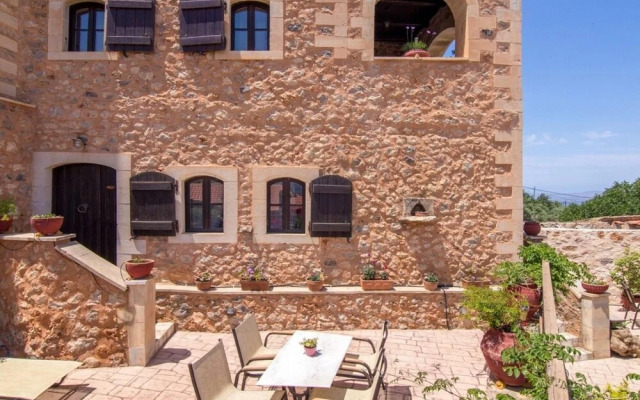 Samonas Traditional Villas Purple Villa Malotira - 85m Maisonette
