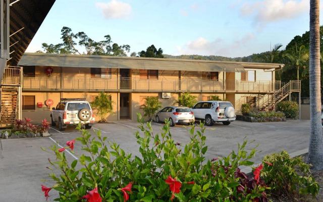 Whitsunday Waterfront Apartments