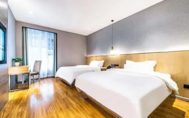 Bamboo Boat Light Luxury Hotel (Renmin Road, Huichuan District, Zunyi)