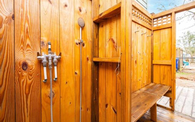 Seaside Kayaks by Oak Island Accommodations