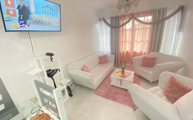 "monumental Area, Lovely Comfortable Apartment Specially for You"