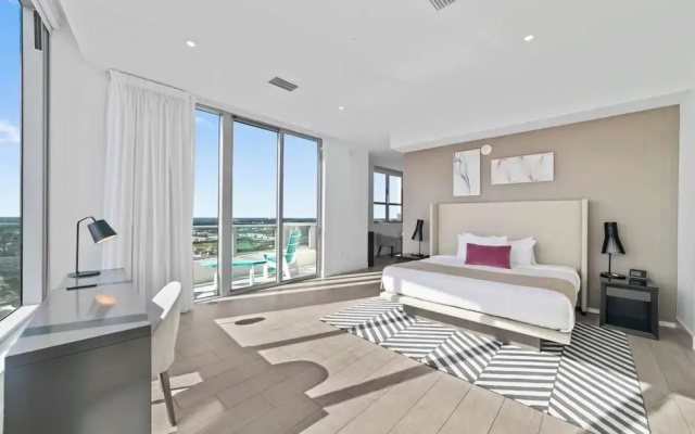 2BR Ocean Penthouse: Private Terrace & Hot Tub
