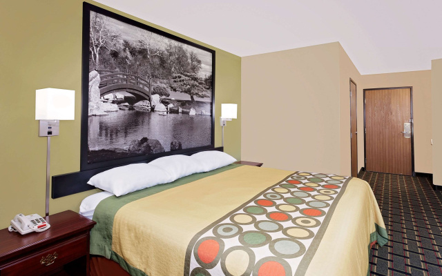 Econo Lodge Canton North