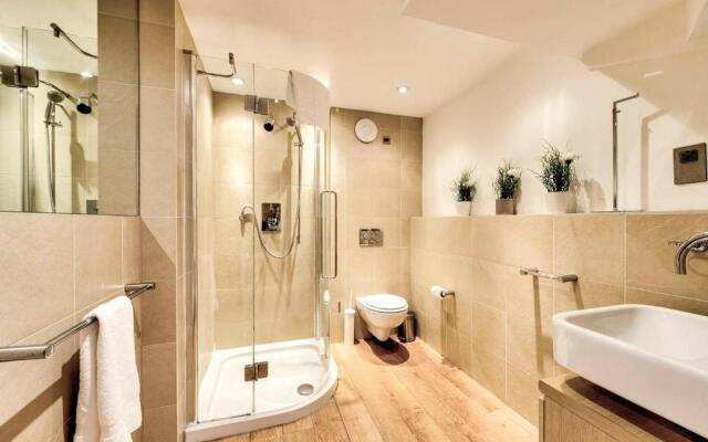 ALTIDO Splendid 2-BR Flat near Edinburgh Castle
