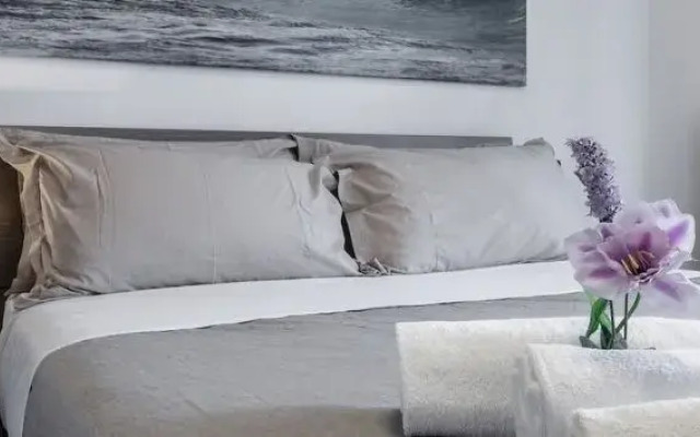 Suitelowcost - Limbiate