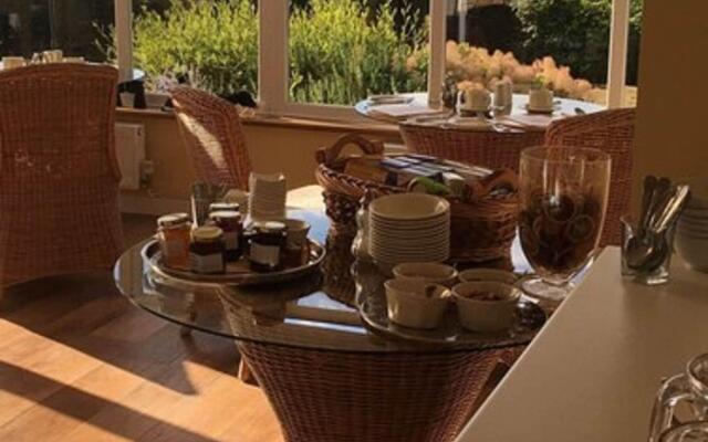 The Leconfield Hotel