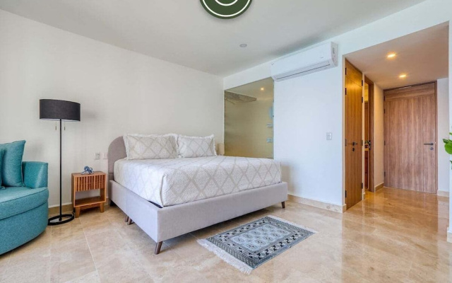 Oceanview Studio - King Bed - Pools - Beachclub