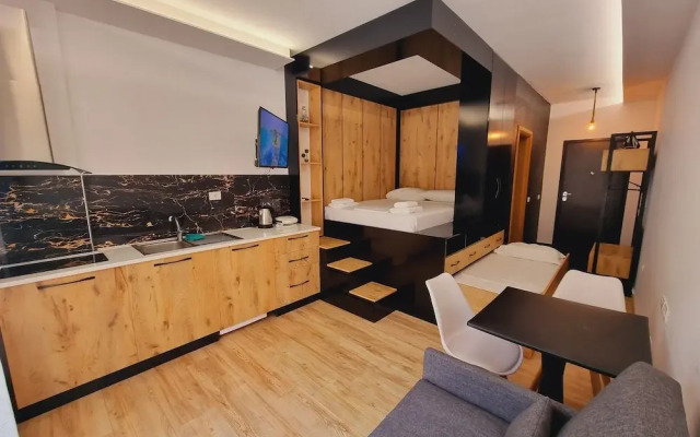 Teo's Deluxe Studios