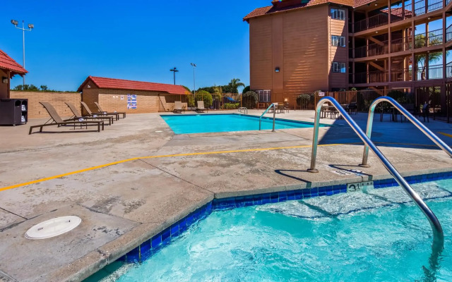 Lompoc Valley Inn & Suites