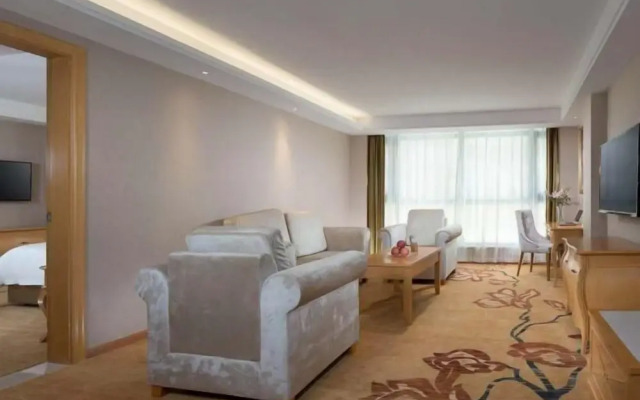 Vienna Hotel (Yizhou Sankeshu)