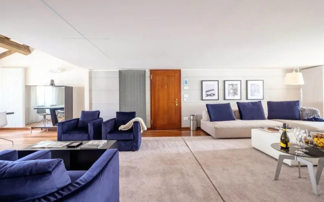 Lido - Stylish San Marco Apartment on Grand Canal