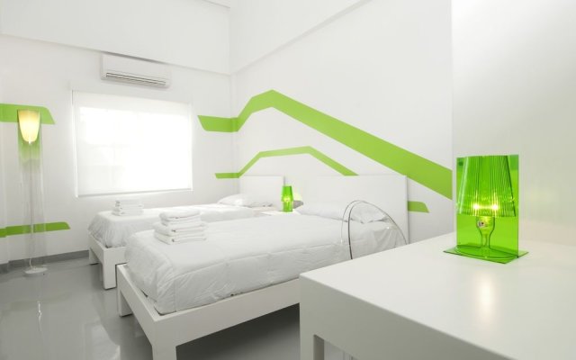 Wave Hotel & Cafe