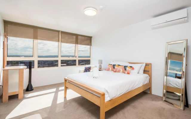 Condor Ocean View Apartments managed by Gold Coast Premium – Guest Rooms – Gold Coast