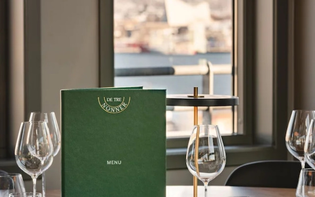 Enter St. Elisabeth Hotel