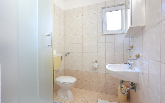 Apartment Lias - with restaurant: A2 Rogoznica, Riviera Sibenik