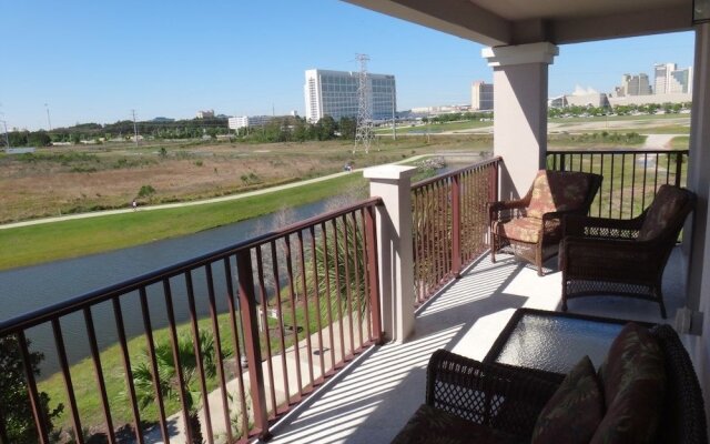 Universal Studio's Area Apt by CozyKey