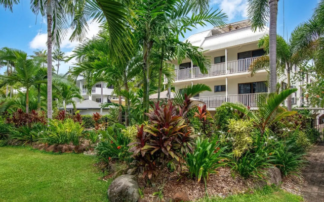 Latitude 16 Tropical Reef Holiday Aprts