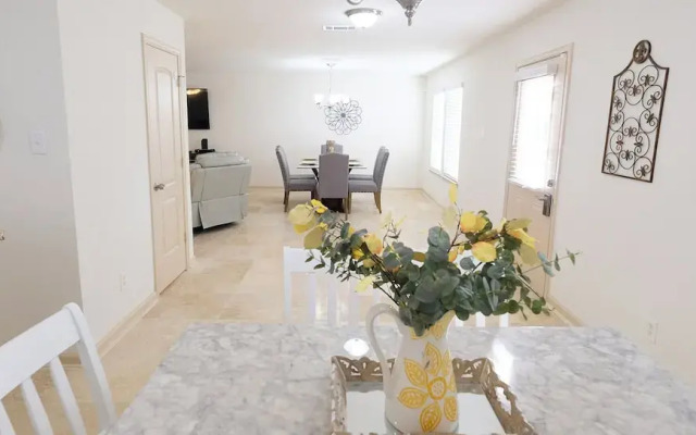 5Bdrm 2.5Bath 9Beds - The Nest Big House