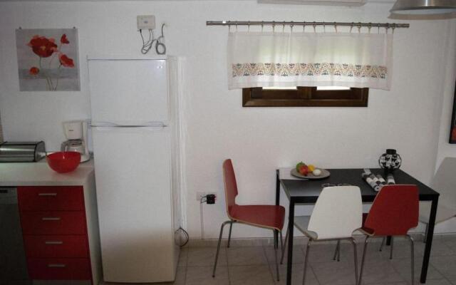 "The red kitchen" family house at kalyves