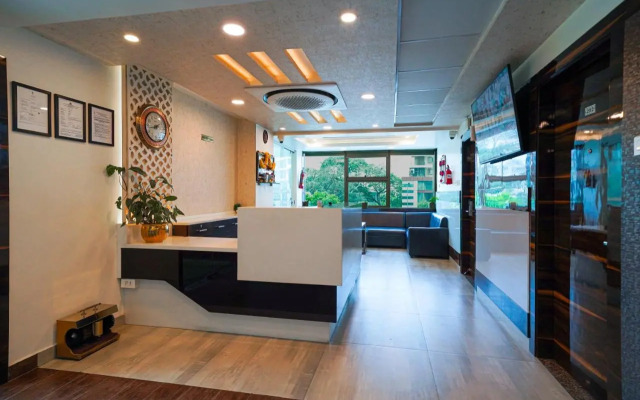 OYO Premium K R Puram
