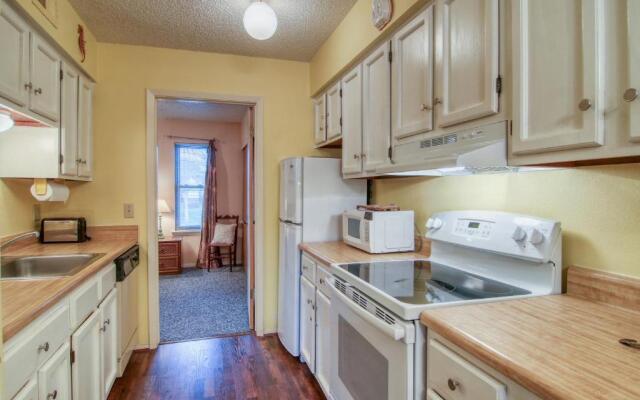 Courtyard #212 Condo