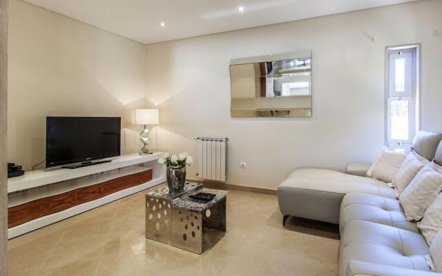 Villa Amendoa (AL) in Corroios