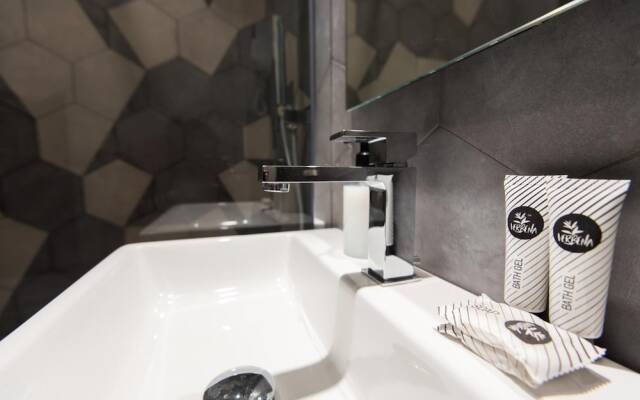 Отель Five Boutique Rooms