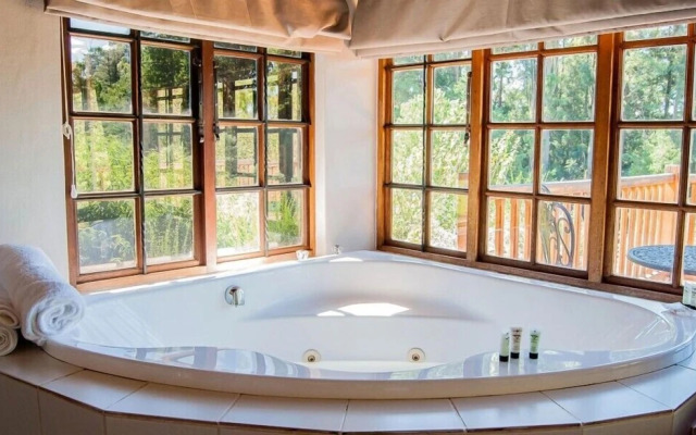 Hawklee Country House