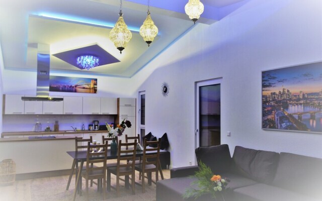 Unique Apartment 11
