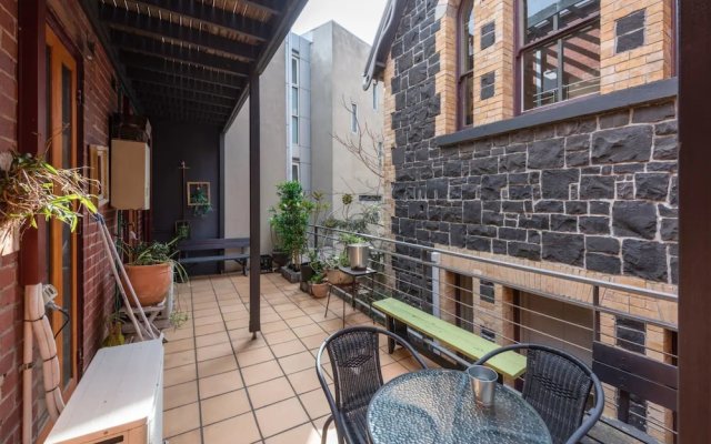 Bright & Sunny 2-bed Unit in the Heart of St Kilda