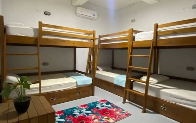 Komodo Indah Hotel
