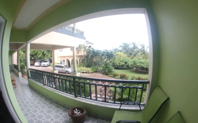 Royal Tower Suites