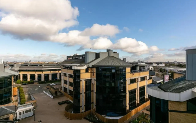 Charles Hope Apartments - Brentford