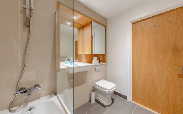 Sleek & Sunny 1BD Flat Near Greenwhich - Deptford!