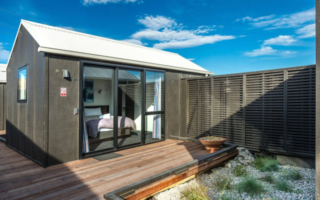Riverlands Roadhouse Motel