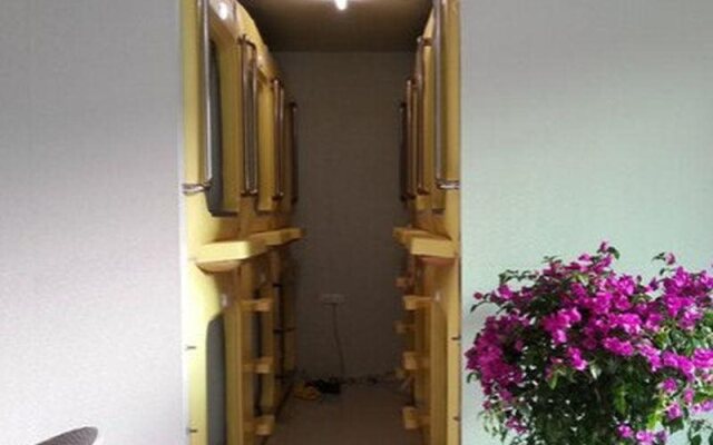 Guiyang Capsule International Youth Hostel